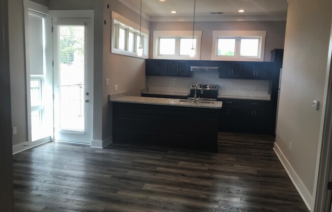 1 bed, 1 bath, 780 sqft, $960, Unit 422