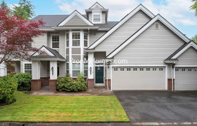 Gracious 3 Bedroom Townhome in West Linn!