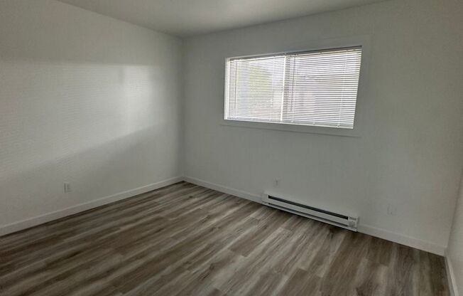 2 beds, 1 bath, 900 sqft, $1,395, Unit 37
