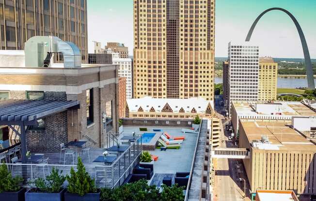 Dominium_Arcade Artist Apartments_Aerial Rooftop Exterior