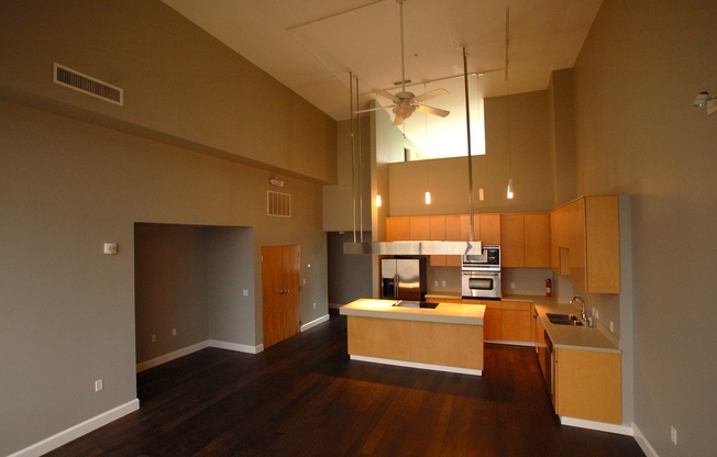 2 beds, 2 baths, $2,350