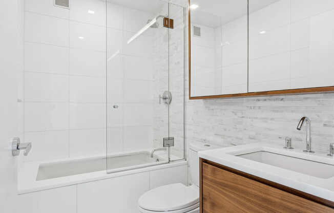 2 beds, 1 bath, 796 sqft, $6,700, Unit 21B