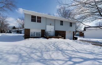 3 beds, 1.5 baths, $1,550