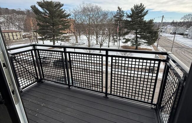 1 bed, 1 bath, 827 sqft, $1,400, Unit 422