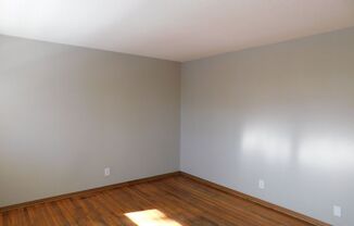 2 beds, 1 bath, $750