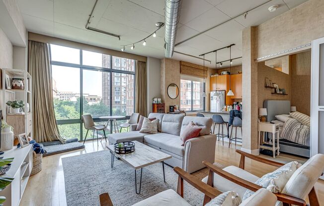 Modern Condo in Old Town Alexandria