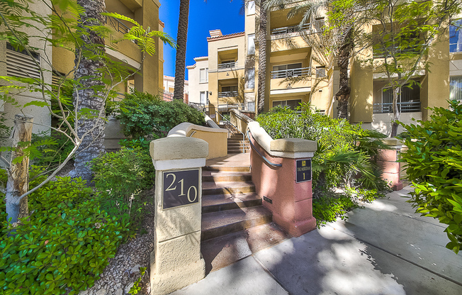 2 beds, 2 baths, $2,400, Unit # 206