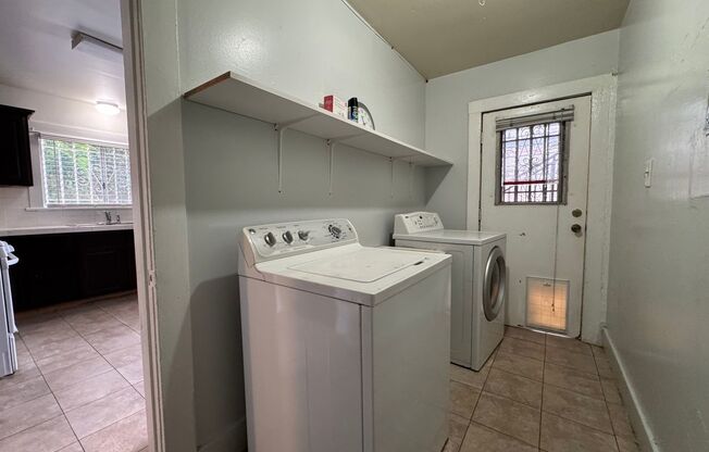 2 beds, 1 bath, $2,850