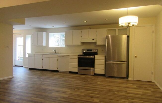 2Bd/.75Ba Kirkland Condo