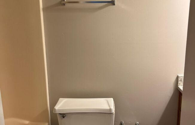 1 bed, 1 bath, 600 sqft, $1,200, Unit E3