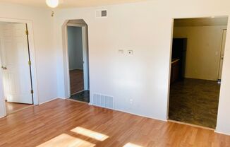 2 beds, 1 bath, $725