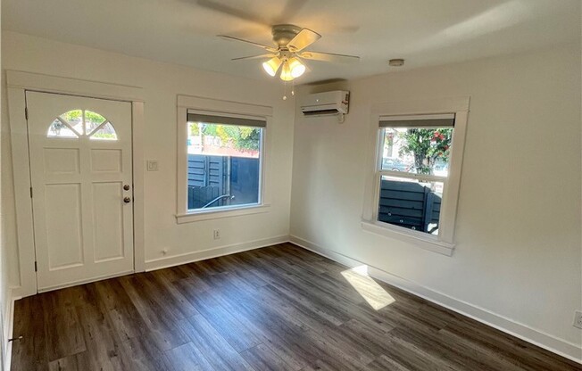 Studio, 1 bath, 400 sqft, $2,300