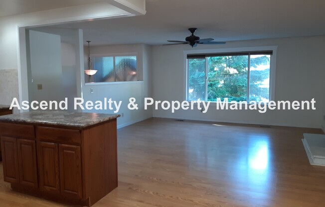 Updated 4 Bed on Cul de Sac Quick Access to Nike/Intel Parks Schools & Shops Fenced Yard w/Awesome Covered Patio