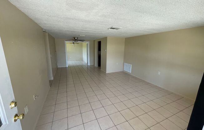 Cozy 3-Bedroom Home on a Corner Lot in Holiday, FL