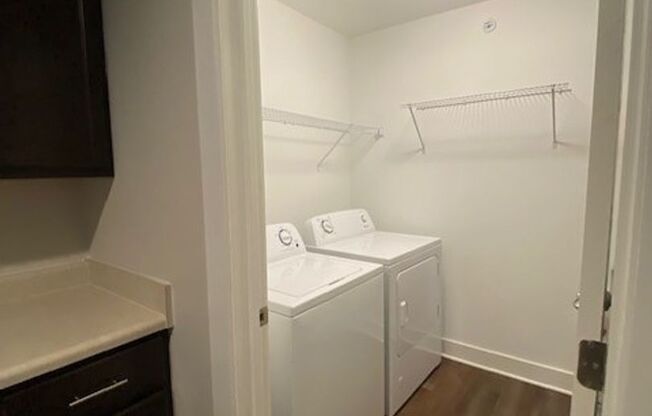 1 bed, 1 bath, 1,083 sqft, $1,796, Unit 2211-204