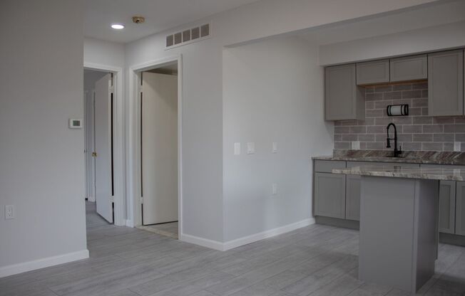 1 bed, 1 bath, 600 sqft, $1,095, Unit UNIT 204 *