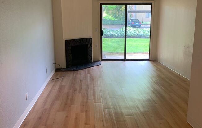 2 beds, 1.5 baths, 940 sqft, $1,705, Unit 0142