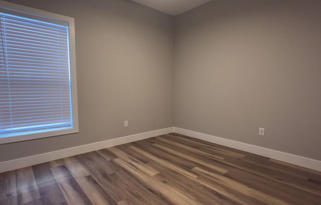 3 beds, 2 baths, 1,300 sqft, $3,399