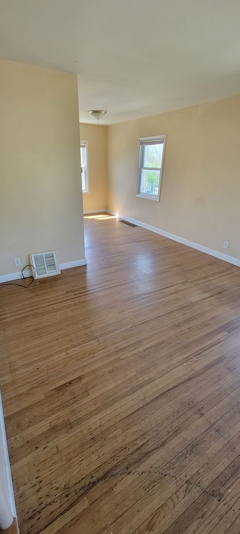2 Bedroom 1 Bathroom Townhouse for Rent!