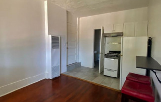 1114 POINSETTIA DR