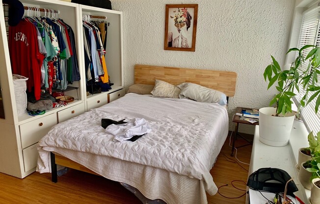 Studio, 1 bath, 400 sqft, $1,165, Unit 308