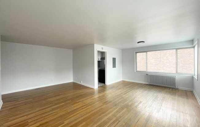 1 bed, 1 bath, 800 sqft, $1,995, Unit Hamrick 303