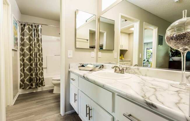 Upscale Apartment Living in Lake Forest, CALIFORNIA