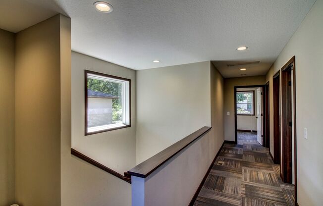 Fully Renovated 5-Bedroom House Close to U of M Campus