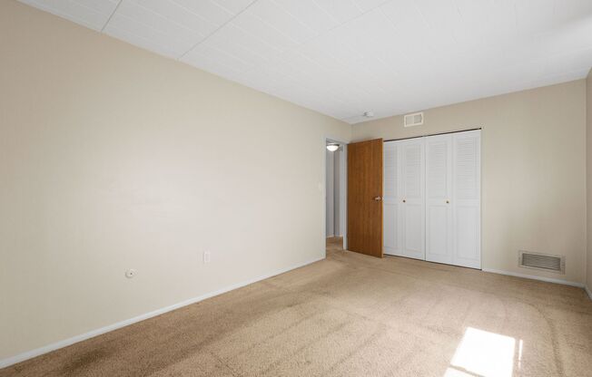 2 beds, 1 bath, 900 sqft, $1,049, Unit 112 I