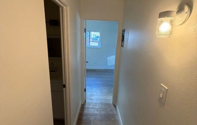 1 bed, 1 bath, 800 sqft, $1,195, Unit 3650 S Lincoln 12