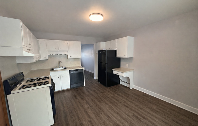 680 LK MICHIGAN DR NW