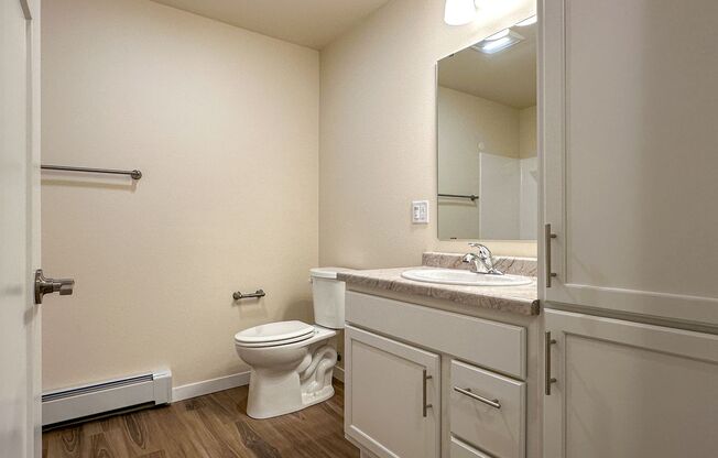 1 bed, 1 bath, 797 sqft, $1,150, Unit RO 10121-60