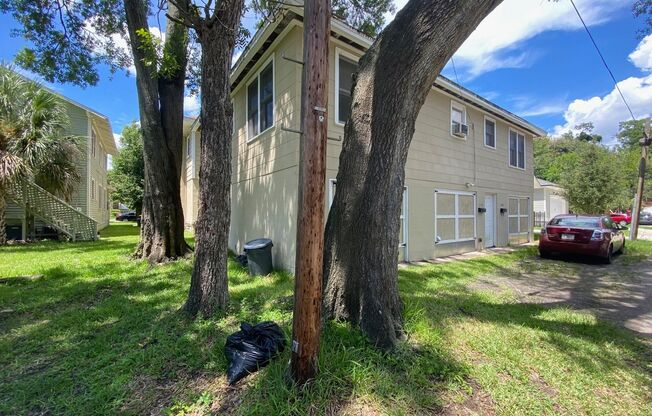 A tastefully renovated 1-bedroom unit is available for rent in Riverside!