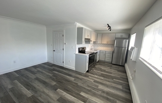 Studio, 1 bath, 400 sqft, $2,000, Unit 10