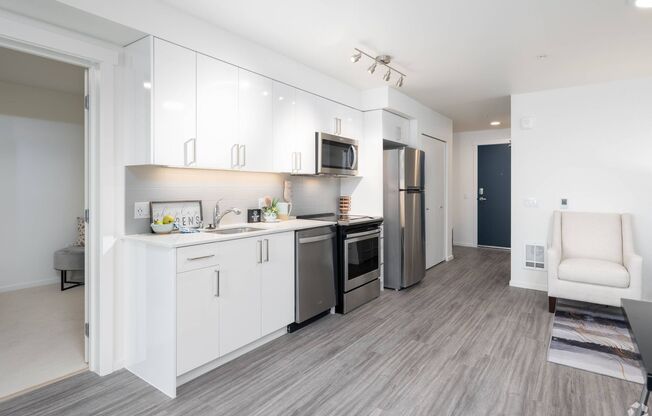 Studio, 1 bath, 390 sqft, $1,868