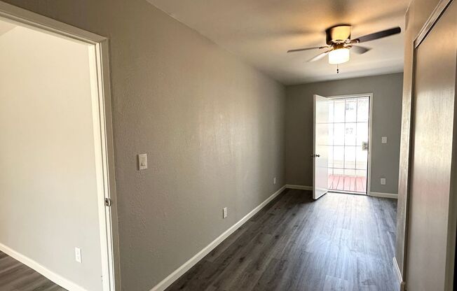 3 beds, 1 bath, 842 sqft, $2,295