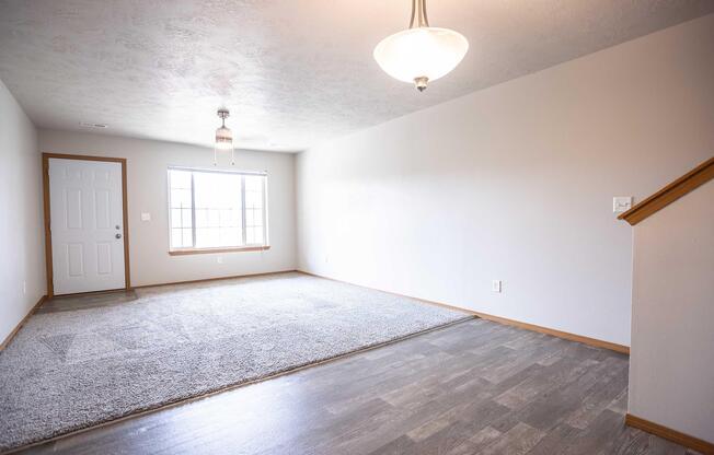 3 beds, 2.5 baths, 1,271 sqft, $1,570