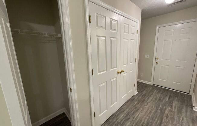 1 bed, 1 bath, 765 sqft, $1,075, Unit 2706-7