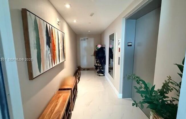 3 beds, 2 baths, 1,395 sqft, $7,250, Unit 460 NE 28th St # 2908