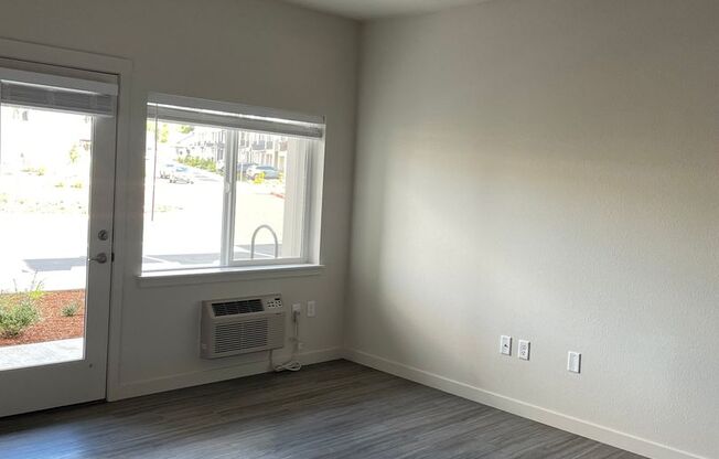 1 bed, 1 bath, 666 sqft, $1,599, Unit 212