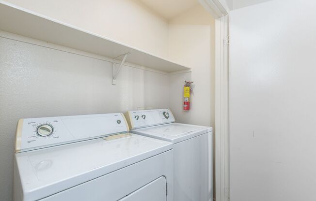 2 beds, 2 baths, $1,250, Unit Bldg KK