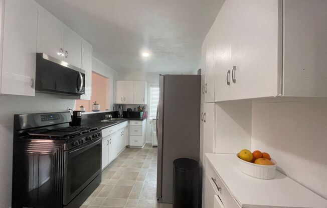 Coming Soon: Charming 3BR/2BA Home with Garage and Private Yard in Long Beach