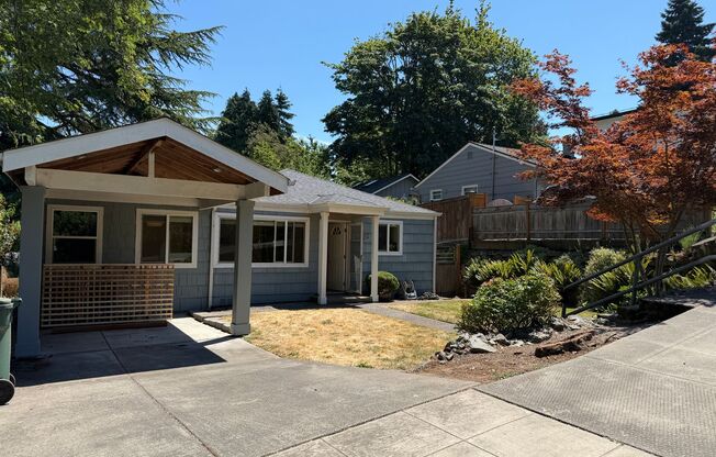 2 weeks Free Rent at Beautiful Maple Leaf Rambler next to Elementary school