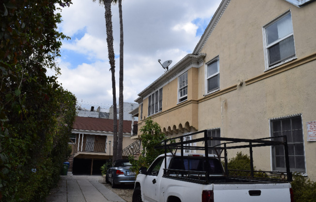 1807 18011 GRACE AVE