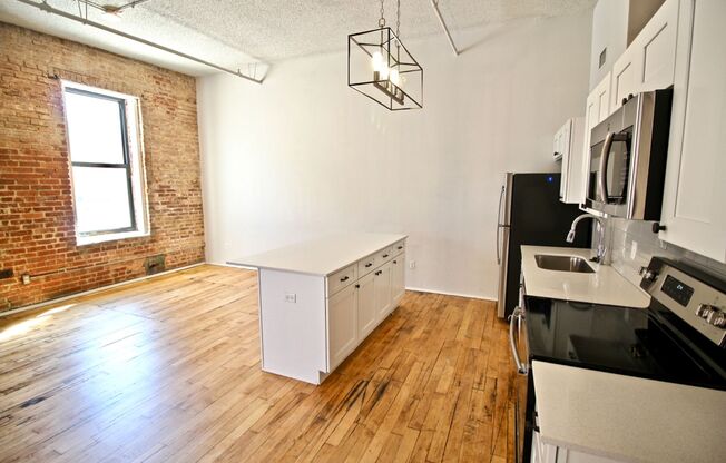 1 bed, 1 bath, 1,093 sqft, $1,575, Unit 408