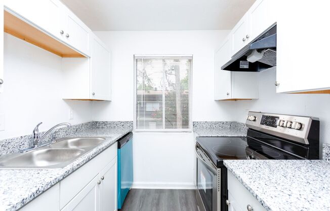 2 beds, 1 bath, 950 sqft, $1,049, Unit 118