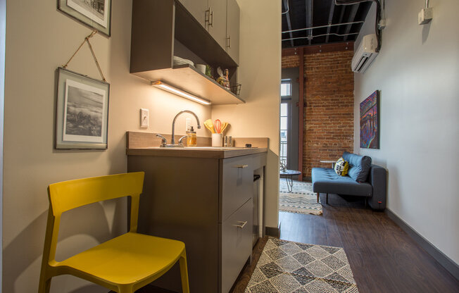 Studio, 1 bath, 396 sqft, $1,079, Unit 218