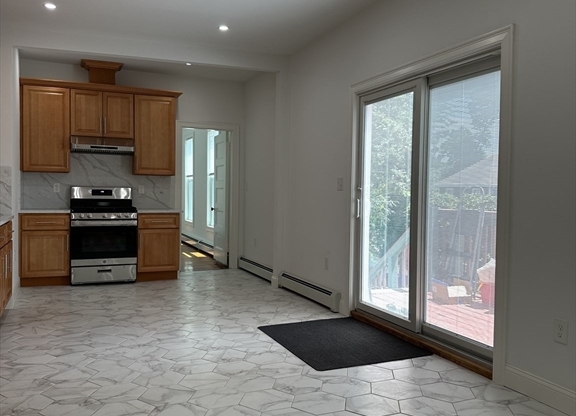 82 MIDDLE ST
