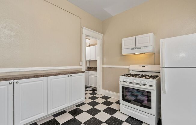 1 bed, 1 bath, 500 sqft, $1,295, Unit X