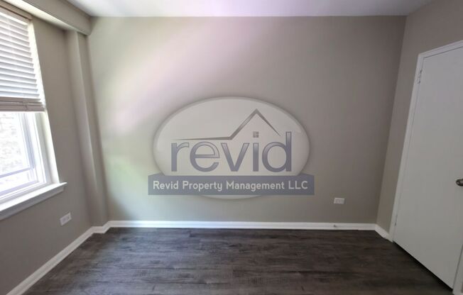 2 beds, 1 bath, 752 sqft, $995, Unit 1300-7